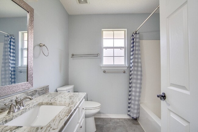 Building Photo - Available now – 3BR/2BA Patio Home with Fi...