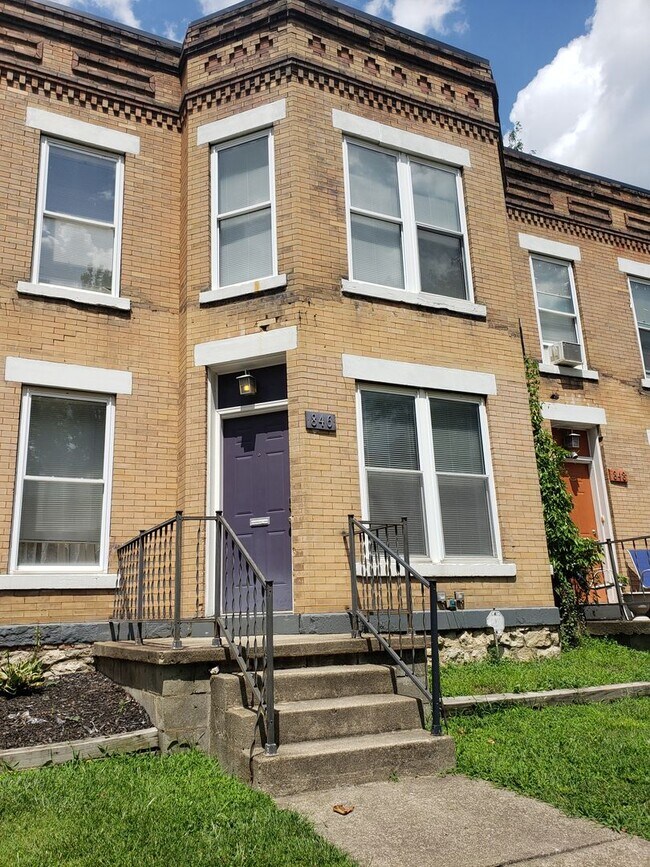 Building Photo - 844-848-848 Oak St