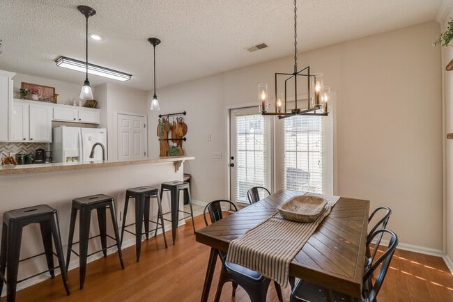 Building Photo - 1135 Canyon Oak Loop