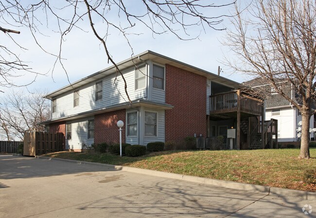 Primary Photo - 4132 Thompson St