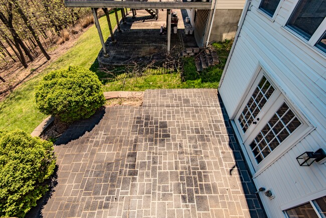 Building Photo - 720 Vista Hills Ct