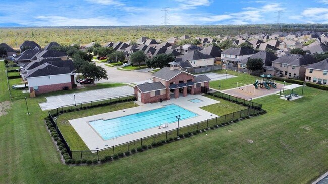 Building Photo - 388 Kendall Crest Dr