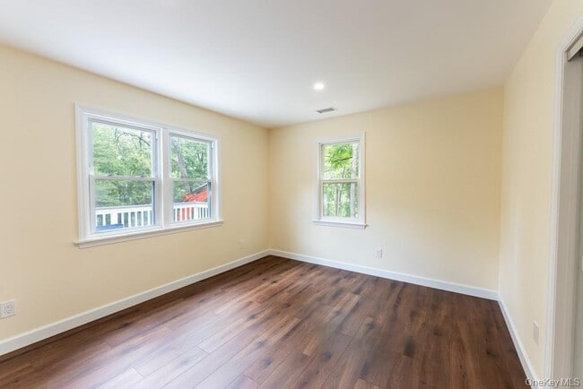 Building Photo - 745 Peekskill Hollow Rd