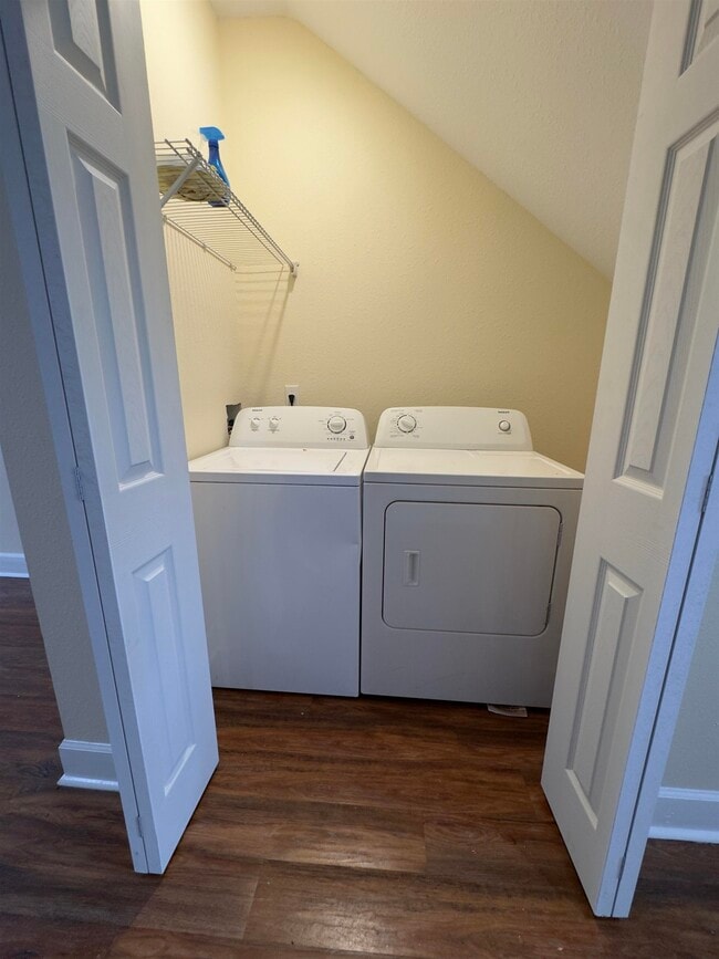 Building Photo - 1846-3 Belle Vue Way