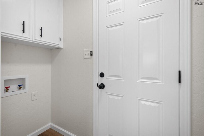 Building Photo - 5 Chanute Cir