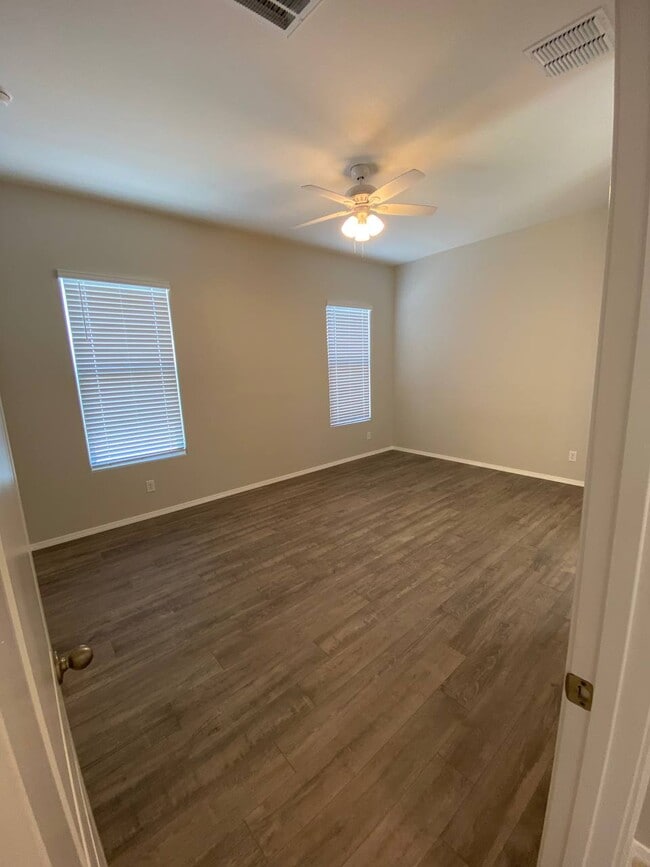 Building Photo - 15627 W Smoketree Dr