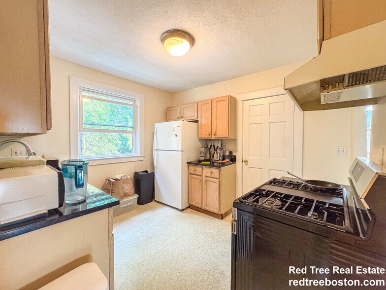 Unit 2 - 28 Manet Rd