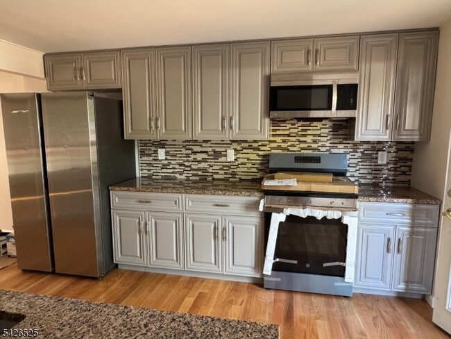 Building Photo - 87 Fairview Ave