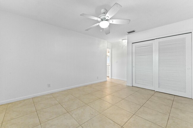Building Photo - 243 NW 35th St