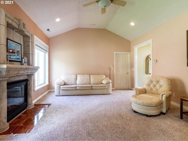 Building Photo - druc01