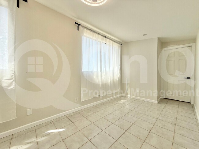 Building Photo - 11602 E Manana Rd