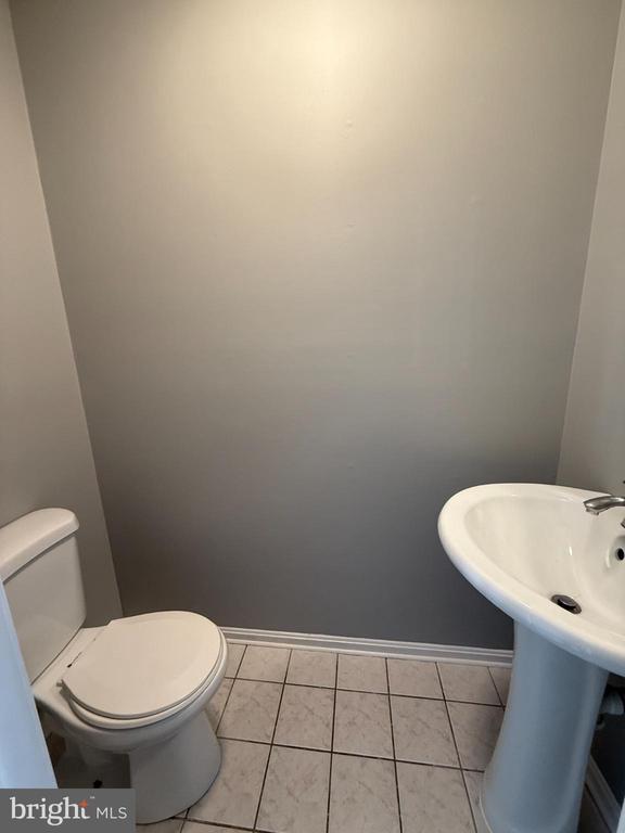 Building Photo - 1027 Pirates Ct