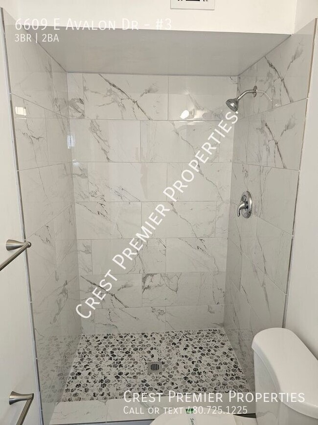 Building Photo - 6609 E Avalon Dr