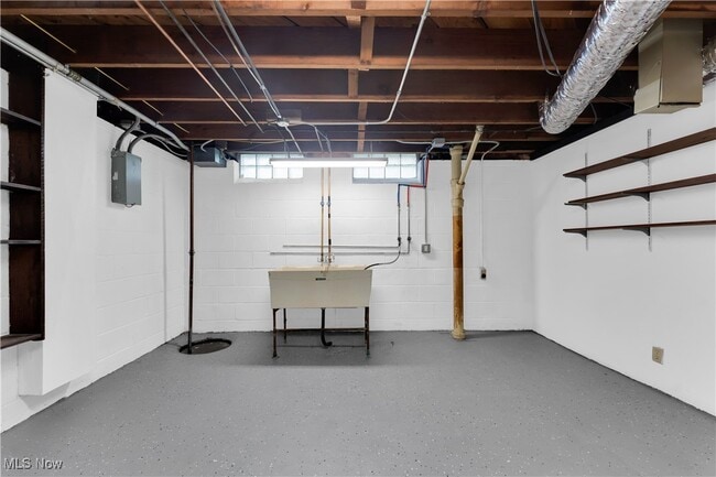 Building Photo - 4821 E 84th St