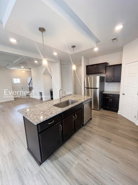 Building Photo - 817 Marksman Ct