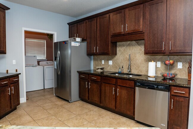 Building Photo - 4517 Beth Cir