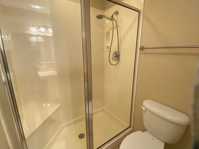 Building Photo - 3116 111th St