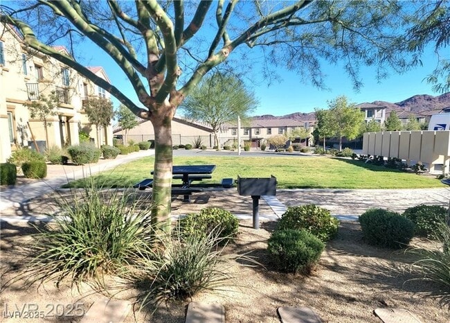 Building Photo - 1297 Raritan Pl