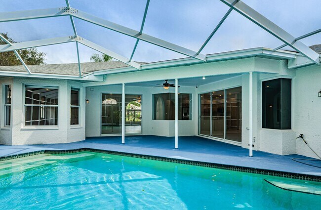 Building Photo - Pool Home in Trinity!