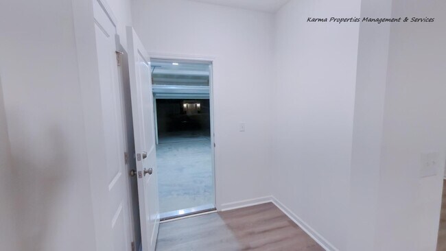 Building Photo - 785 Earhart St NW