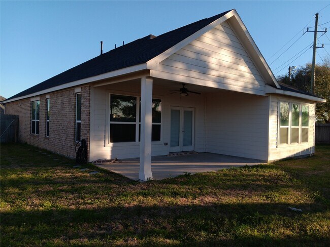 Building Photo - 24722 Lake Basin Ct