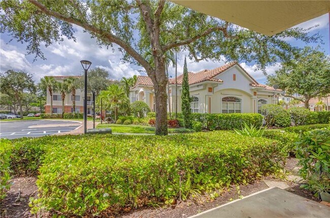 Building Photo - 9833 Baywinds Blvd