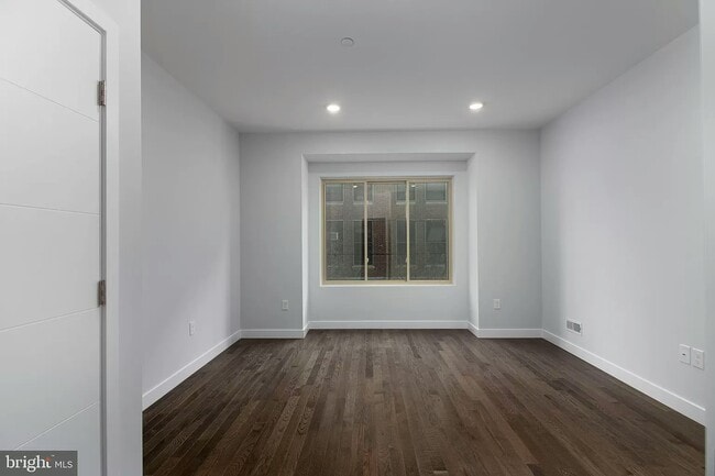 Primary Photo - 2016 N Franklin St