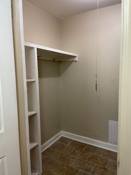Building Photo - 1804 Marion Manor Dr