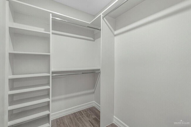 Building Photo - 12 E St