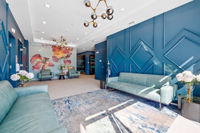 Interior Photo - Moderno - NOHO West