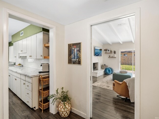 Building Photo - 2924 Santa Rosa Dr