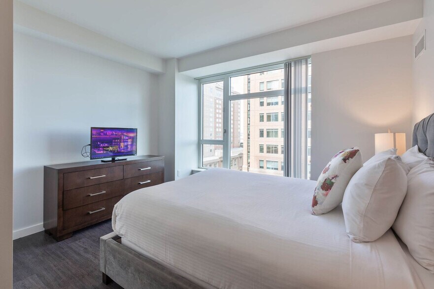 Building Photo - 505 Congress St