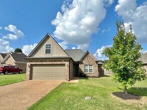 Building Photo - MaywoodDrive8136