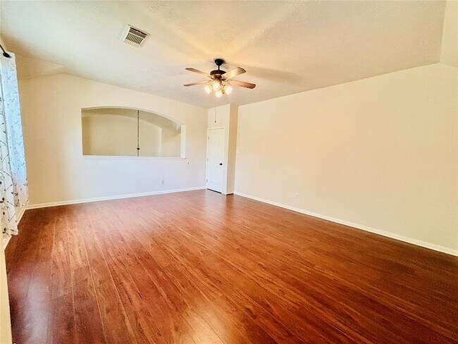 Building Photo - 1803 Stoneleigh Ct