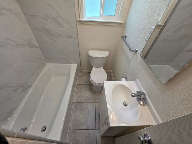 Building Photo - LOOKS JUST LIKE NEW