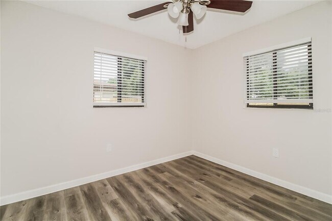 Building Photo - 5312 Sun Valley Ct