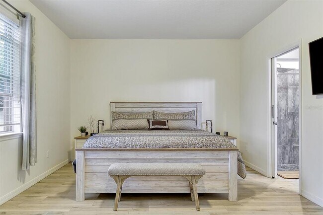 Building Photo - 5611 Barletta Dr
