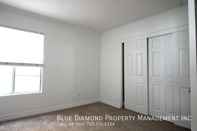 Building Photo - 801 Mosaic Cir