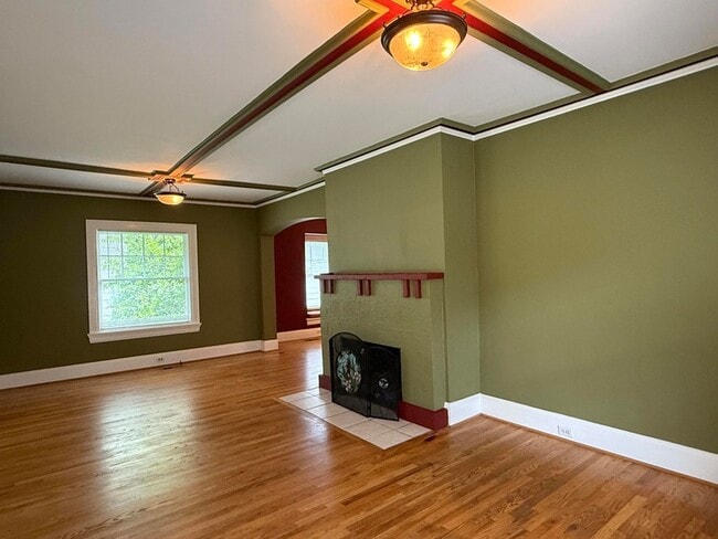 Building Photo - 221 Morningside Dr