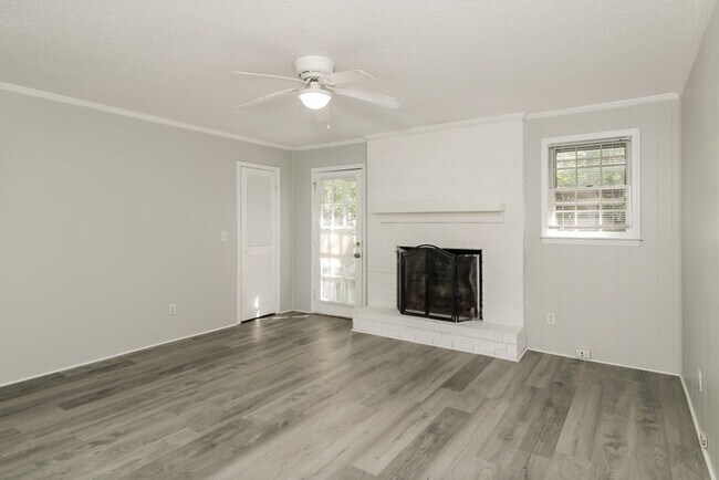 Building Photo - 528 Parlock Road