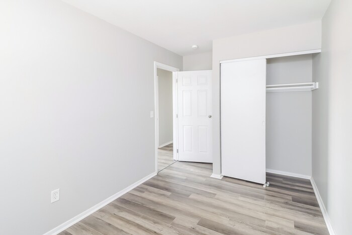 Building Photo - 2372 Bluelark Dr