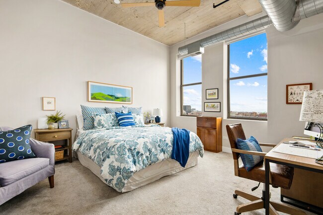 Building Photo - 758 N Larrabee St