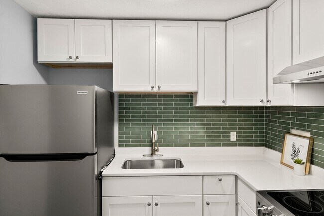 Building Photo - 110 Boston Post Rd E