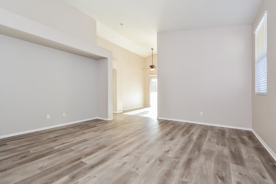 Building Photo - 9660 Flying Eagle Ln