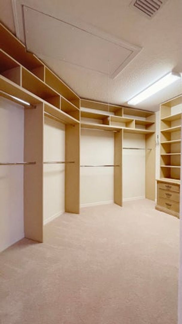 Building Photo - 9843 Vía Amati