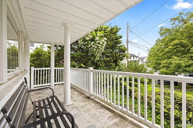 Building Photo - 1127 Fordham Ln