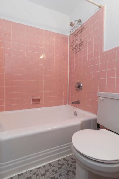 Building Photo - 250 E 82nd St