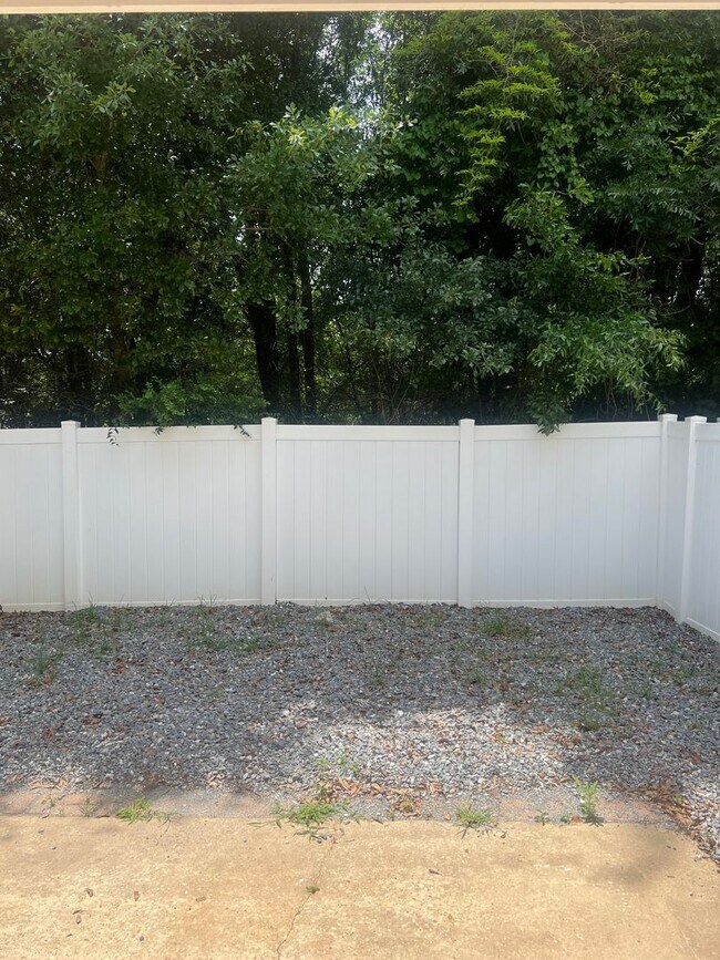 Building Photo - 102 S Spring View Dr