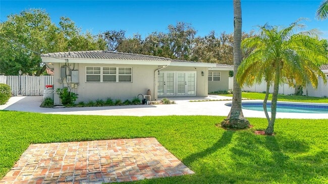 Building Photo - 2533 NE 21st Terrace