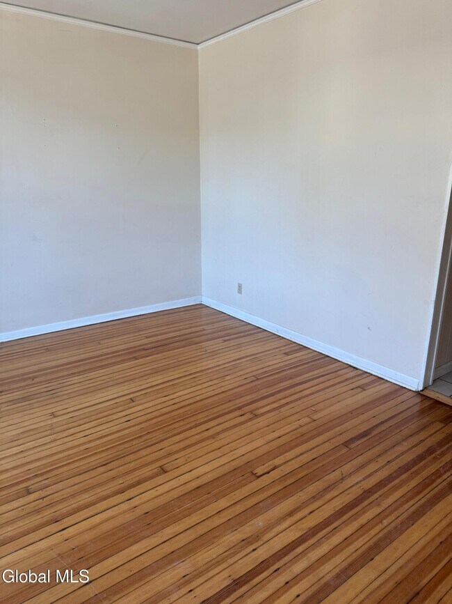 Building Photo - 535 Hamilton St